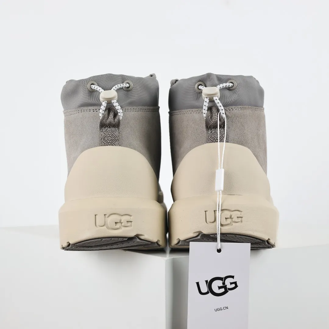 New colors shipped 🚀🚀 Pick up locally 💰660 Core recommendation good price 4cm thick sole, independently developed outsole, cashmere insole, keeping warm in winter, suitable for home use. In the new year, uug launched a style series, which is partially geared towards the preferences of young consumers, and has also moved to the forefront of fashion trends. Shoe body material, water-repellent coated suede upper, 17mm UGGPURE™ implanted wool insole, lightweight non-slip and comfortable rubber outsole, with brand LOGO and trademark, with full packaging Size: 40 41 42 43 44 45